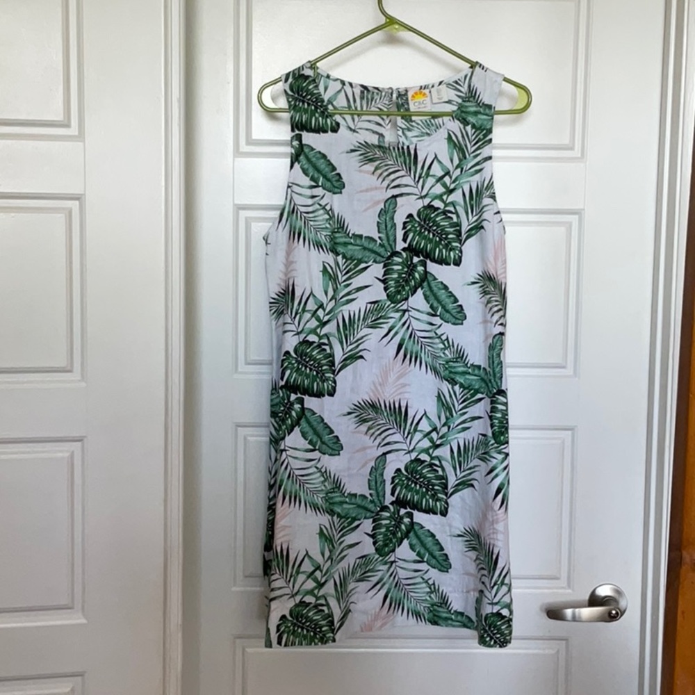 C&C California Green Leaf Print Linen Top